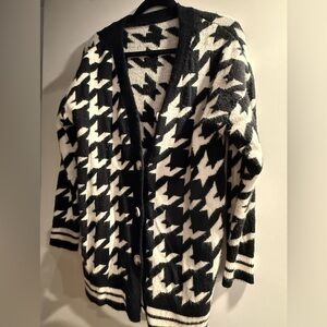 Black and White Houndstooth Women’s  Sweater